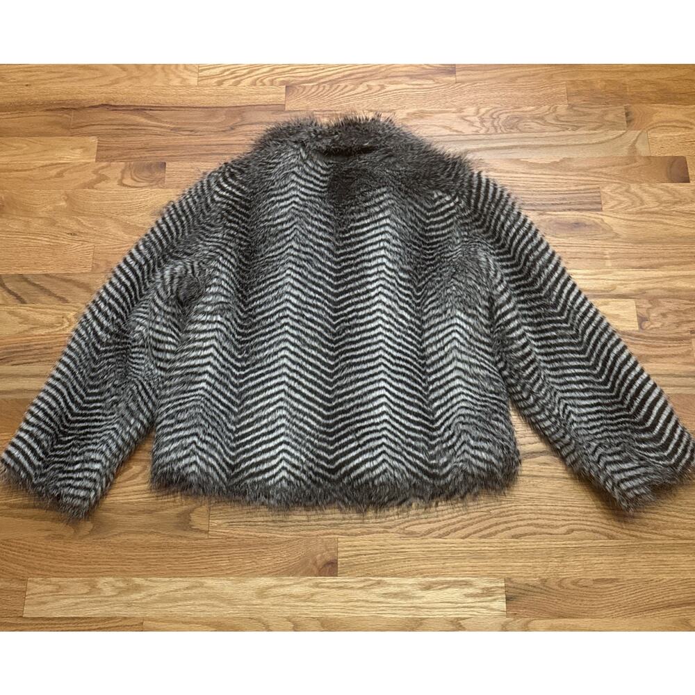 RACHEL ZOE Size Large Zebra Faux Fur Toggle Close Coat Jacket - Picture 3 of 11